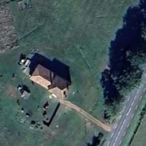 Abandoned villa House Green - France