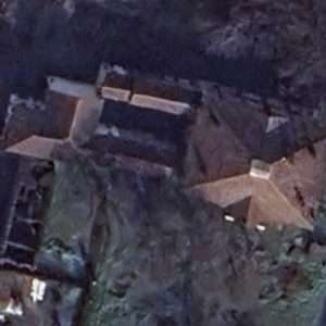 Abandoned villa House Red - Italy