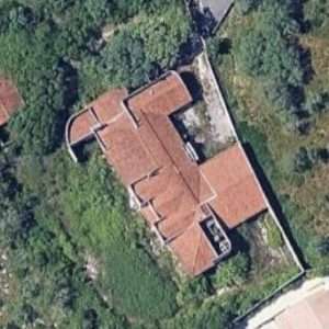 Abandoned villa House Pink - Portugal